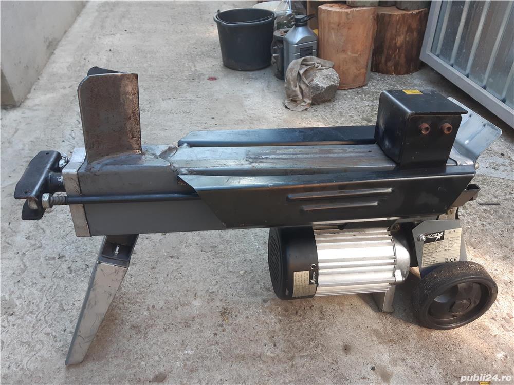 Inchiriez despicător lemne cu 50 lei/mc