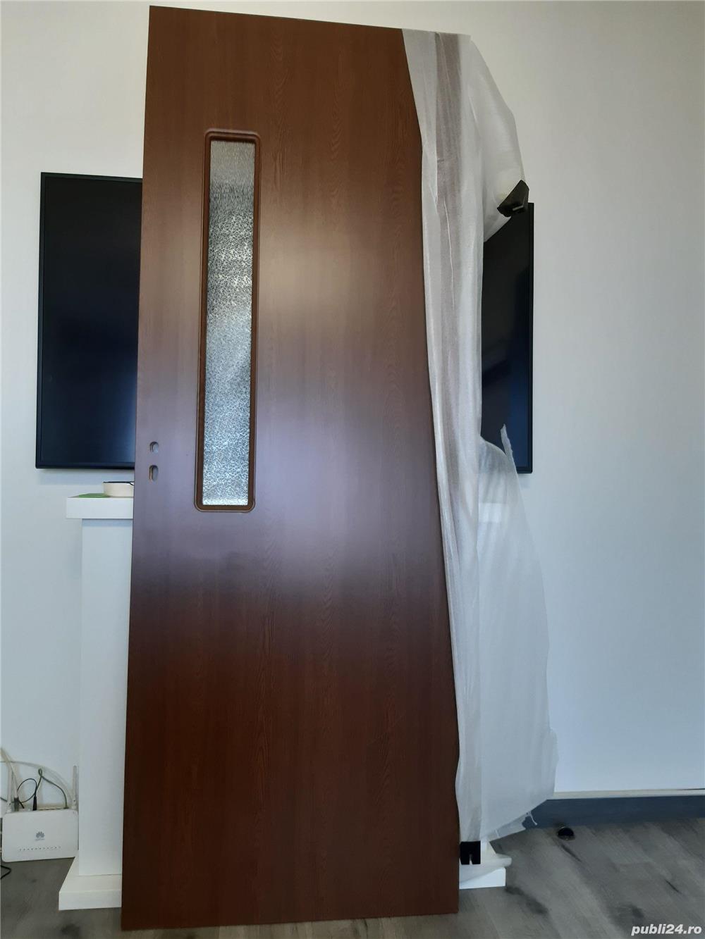 Vând uși interior reversibile culoare maro model DALLAS (Dark Oak )