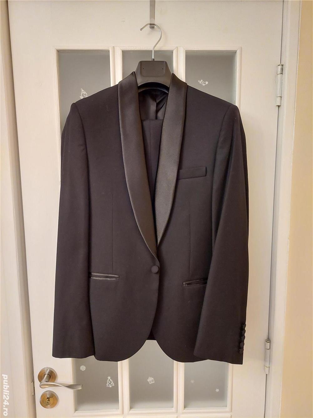 Costum negru pentru bărbați 