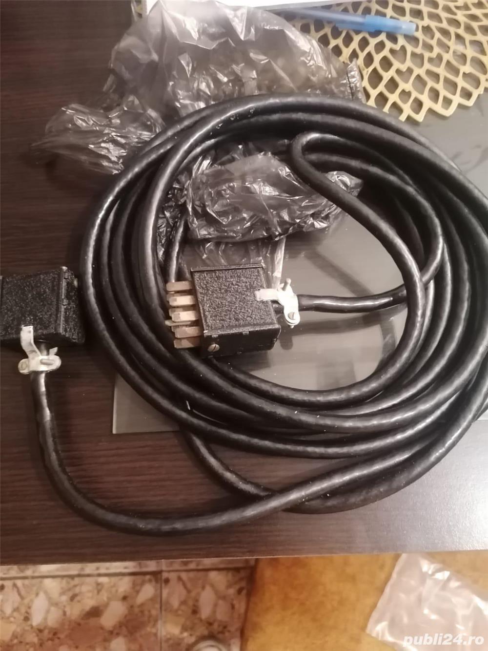 Se vinde  microfon rebon, amplificator