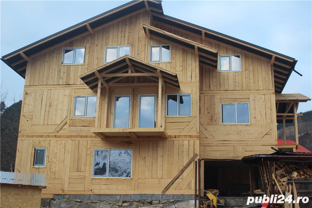 Case din lemn de brad