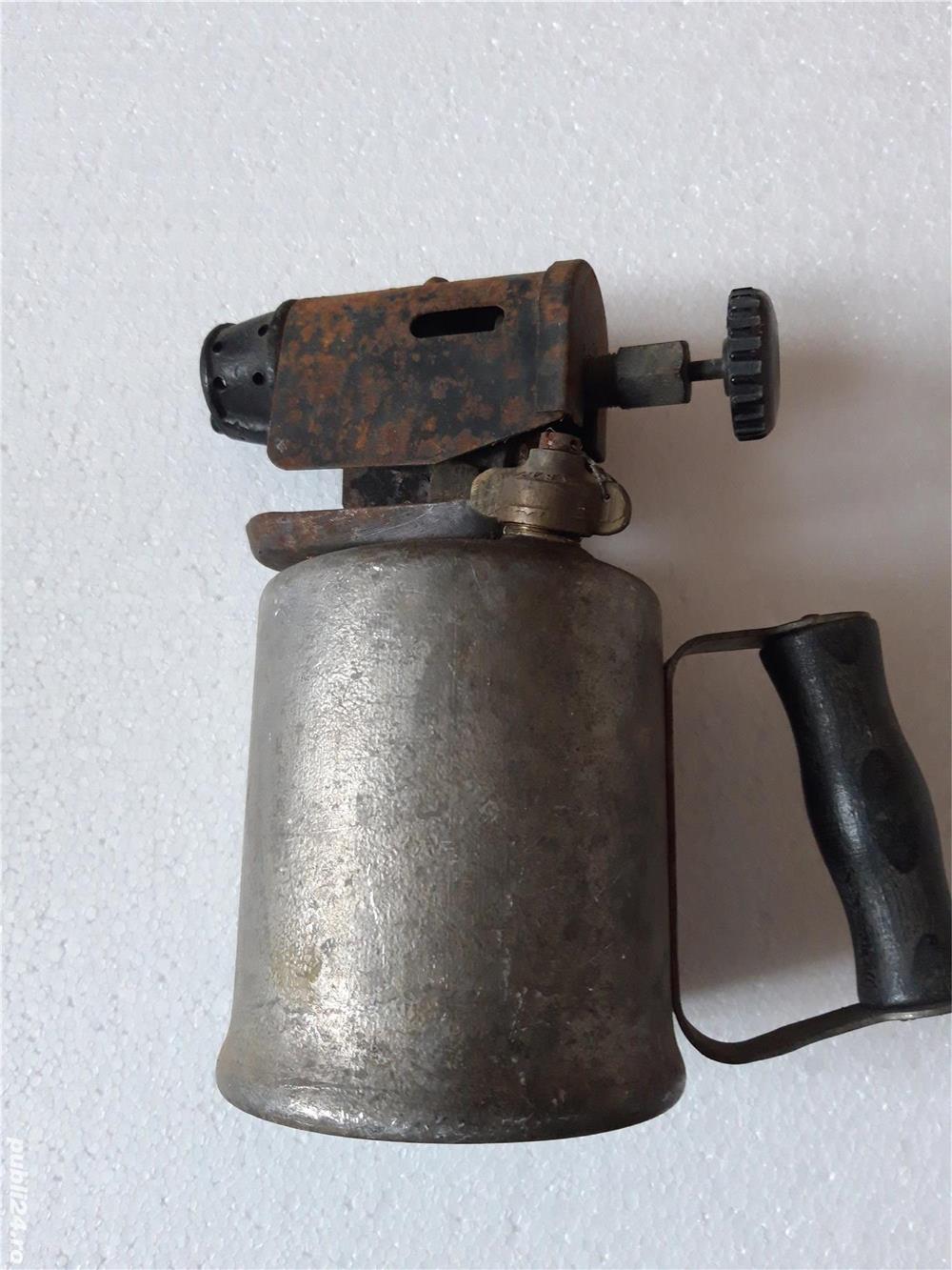 Lampa de lipit pe benzina