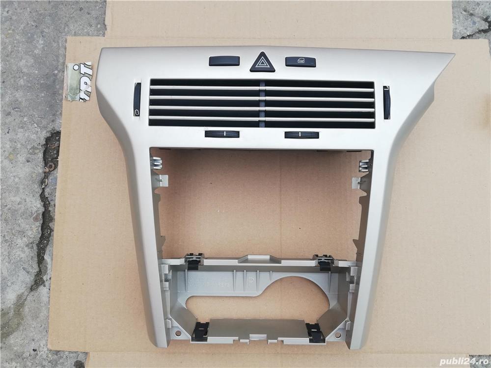 Grila aerisire bord centru astra h