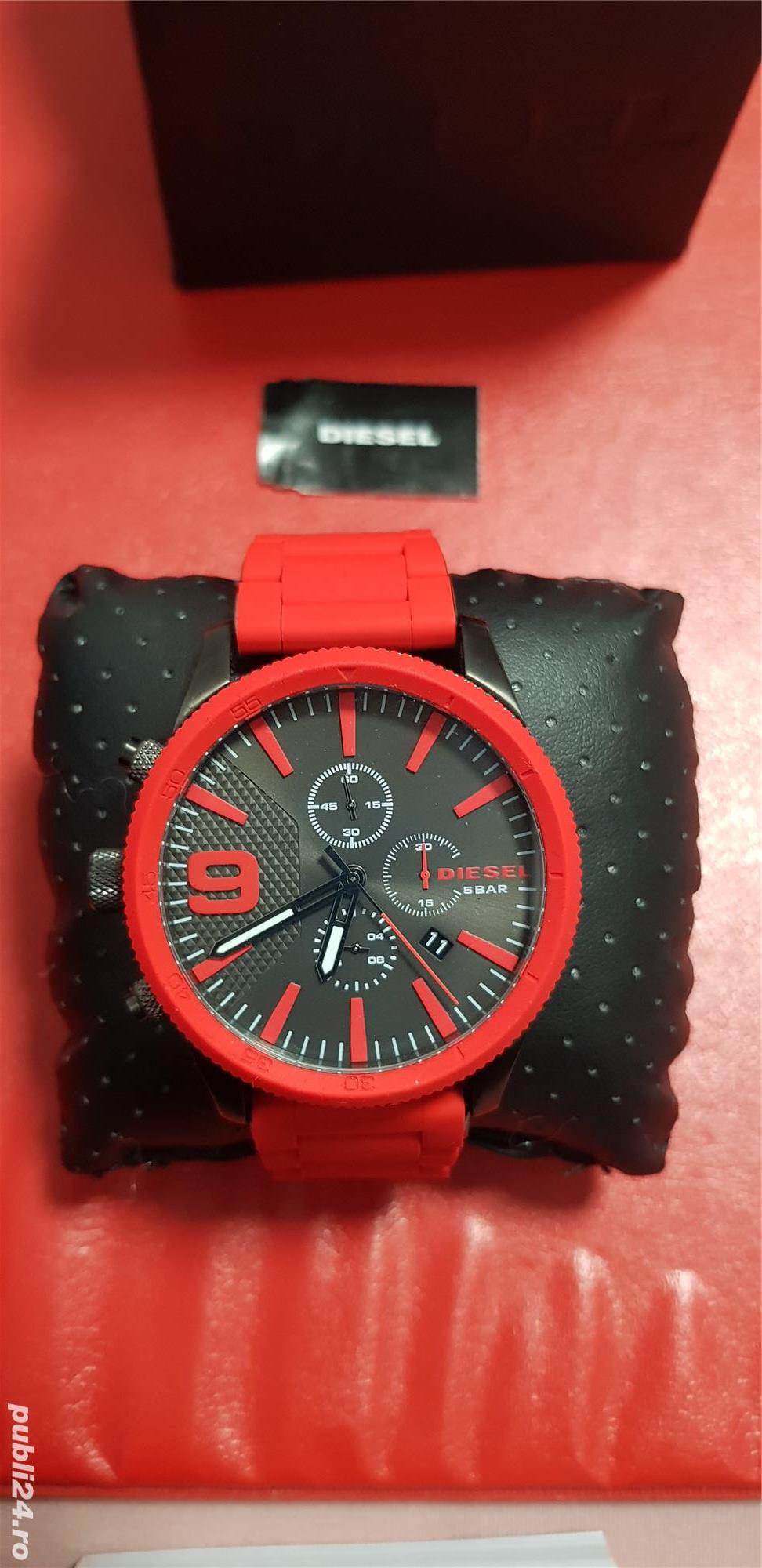 Vand ceas de mână DIESEL , rosu , NOU !