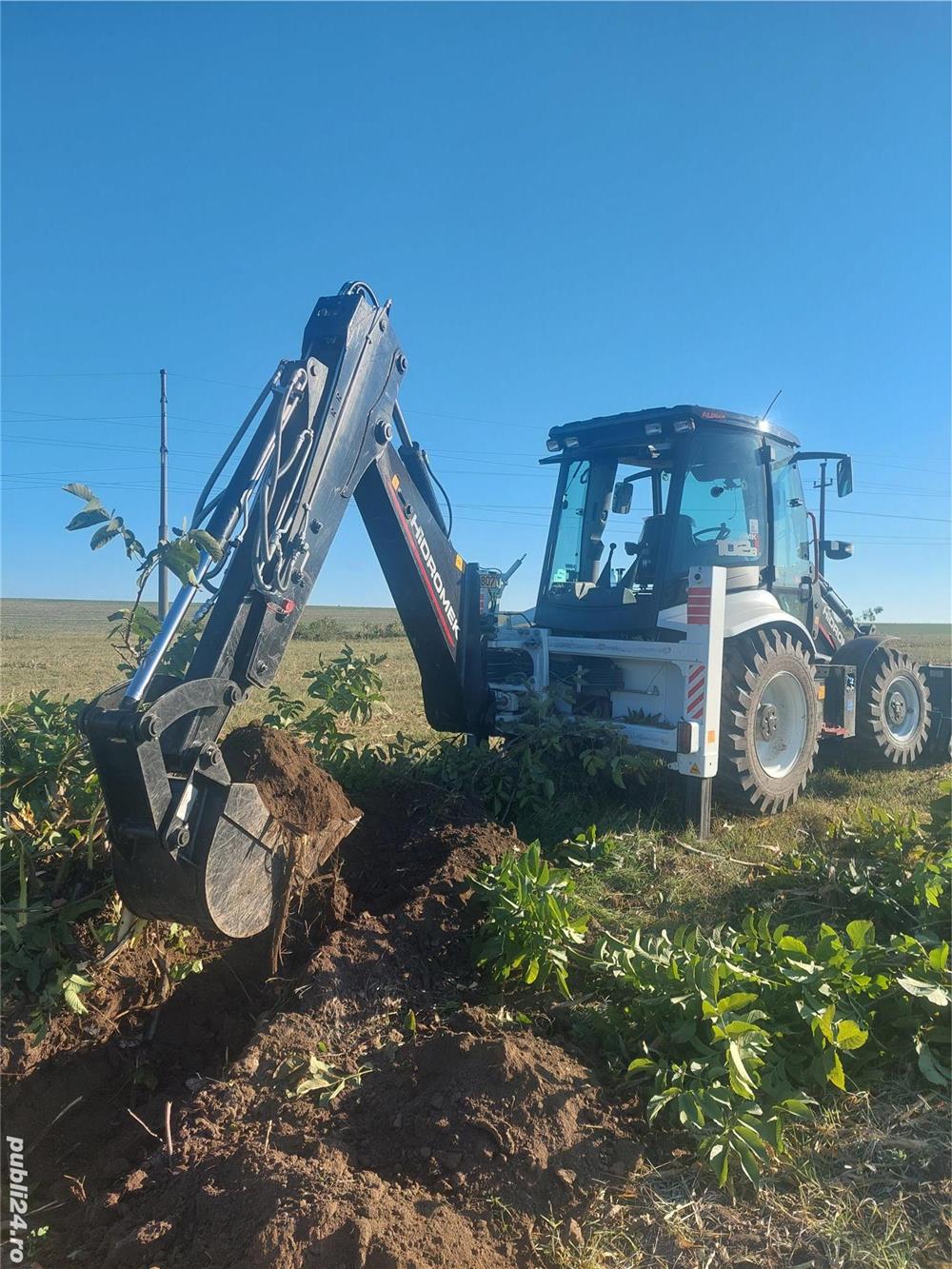 Închiriez buldoexcavator 