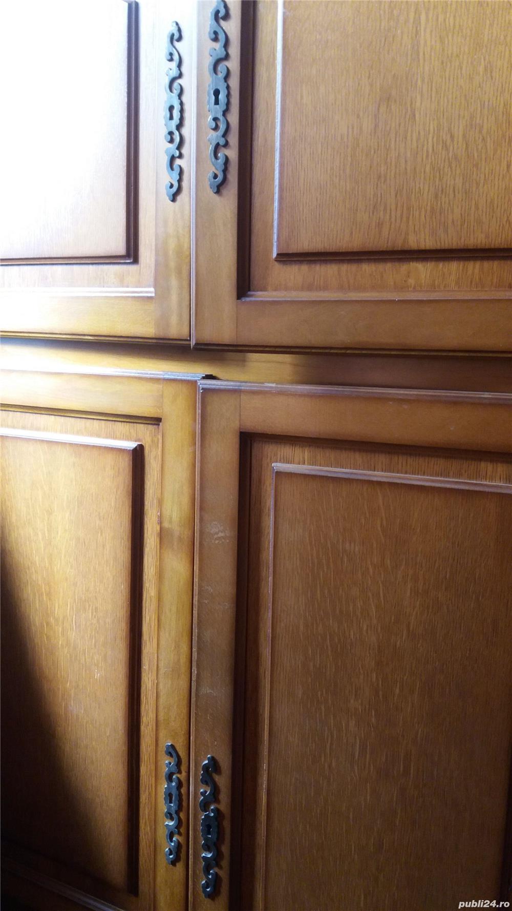 vand  mobila   frumoasa  din  lemn  masiv 