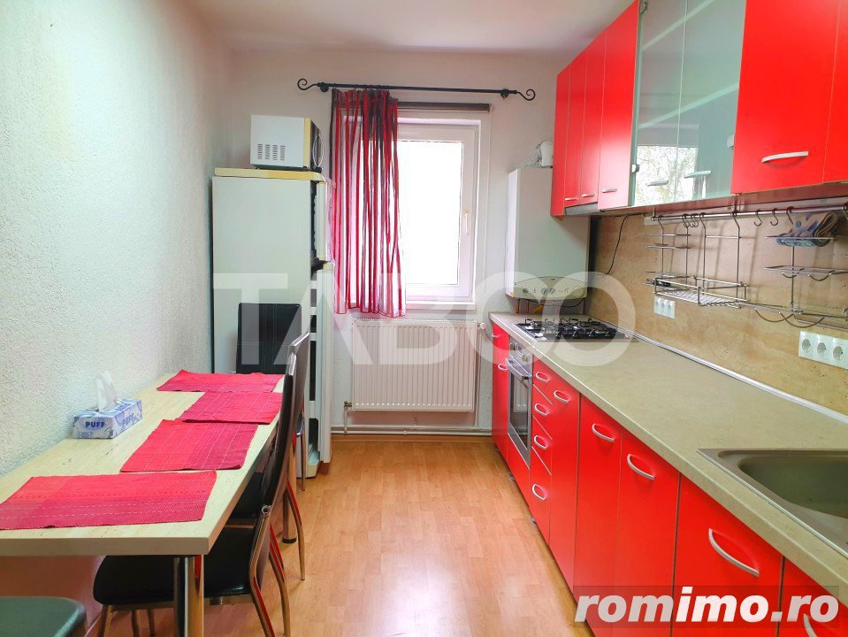 Apartament decomandat 3 camere parter pivnita 60 mpu in Vasile Aaron