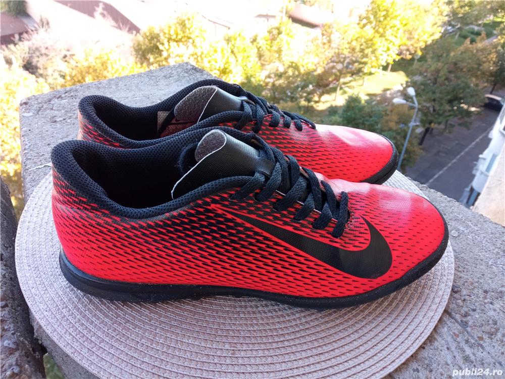 Adidasi sala Nike Bravata II, Turfy, mar. 39, UK 6 (24.5 cm)  Vietnam.