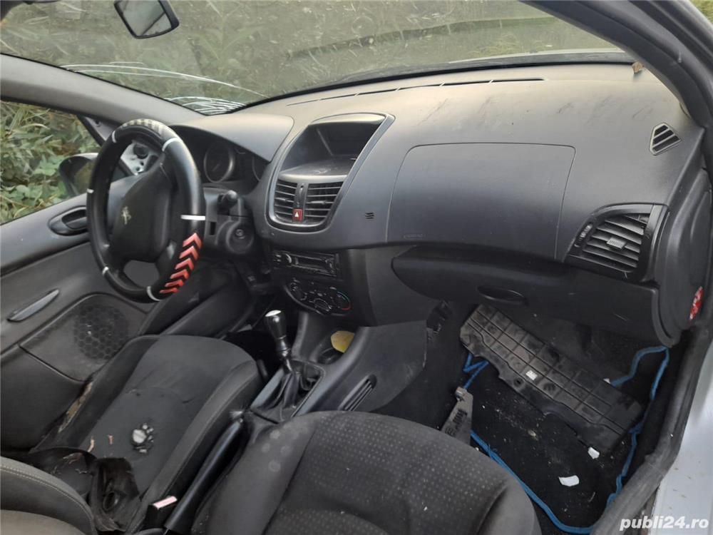 Dezmembrez Peugeot 206 +, 1.1i, an 2011
