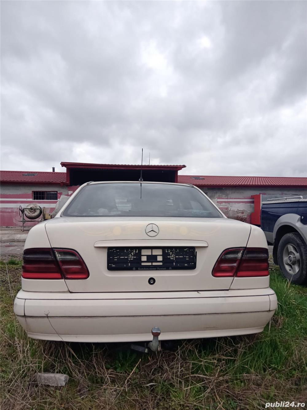Dezmembrez Mercedes Benz E200 CDI Automatic (W210) 2.2 D (2148 cmc) an 2000