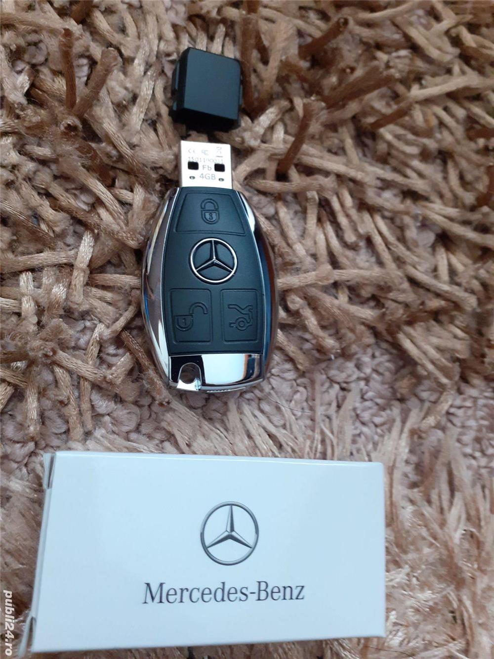 Stick de memorie Mercedes Benz 4GB