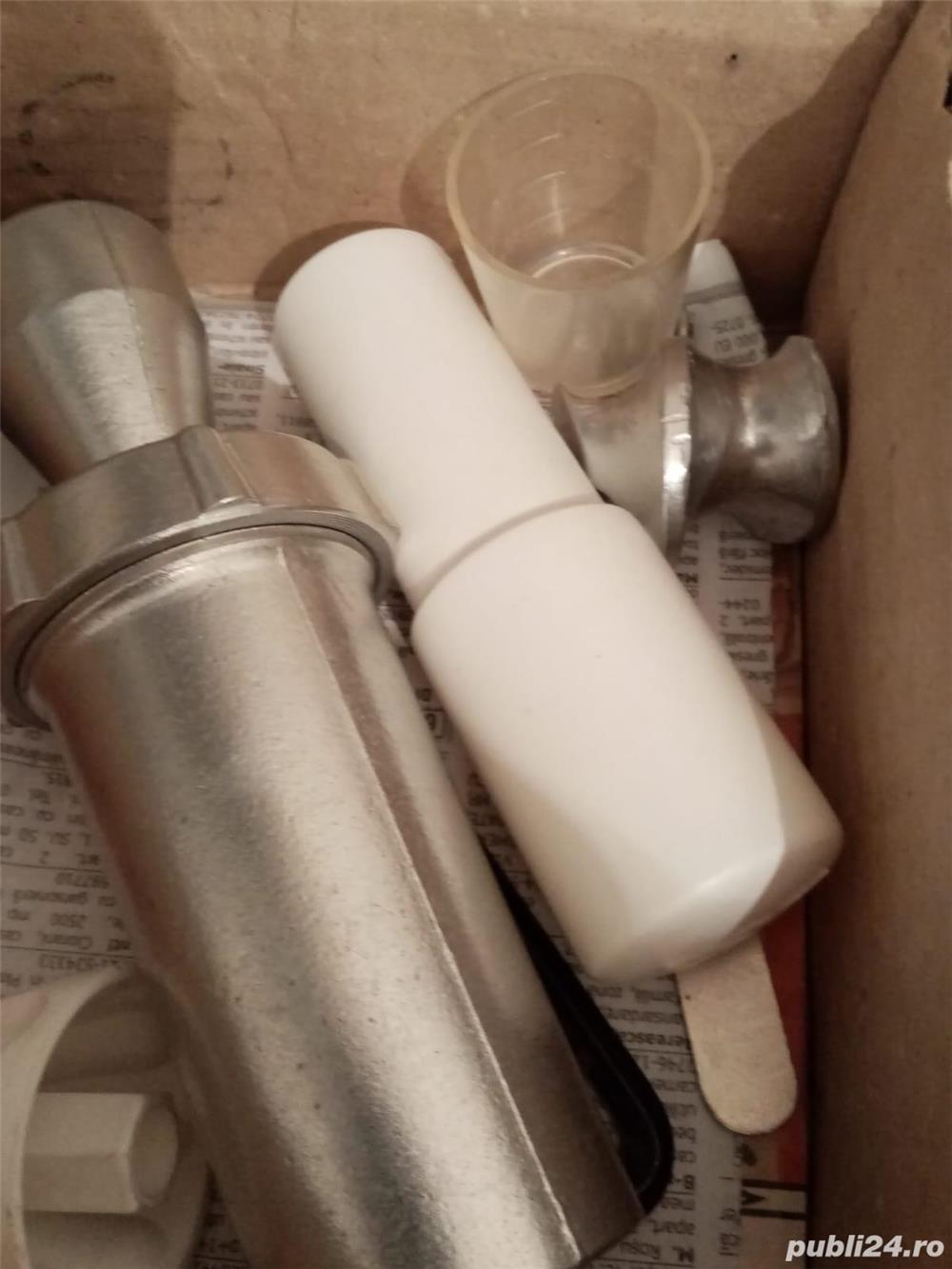 Vand robot  de marcă 