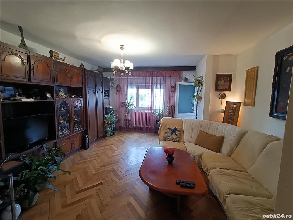 Vând apartament 95mp,foarte spatios, 4camere,aproape de Iulius Mall Town