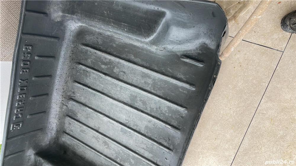 Tăviță portbagaj Toyota land Cruiser J7