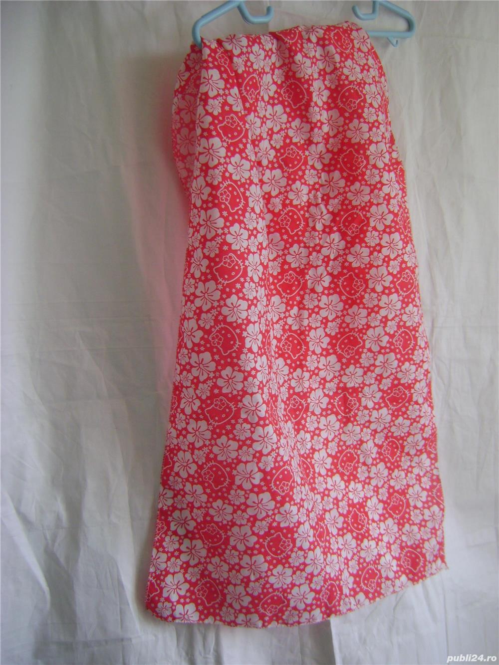 Esarfă roz Hello Kitty, 7 lei