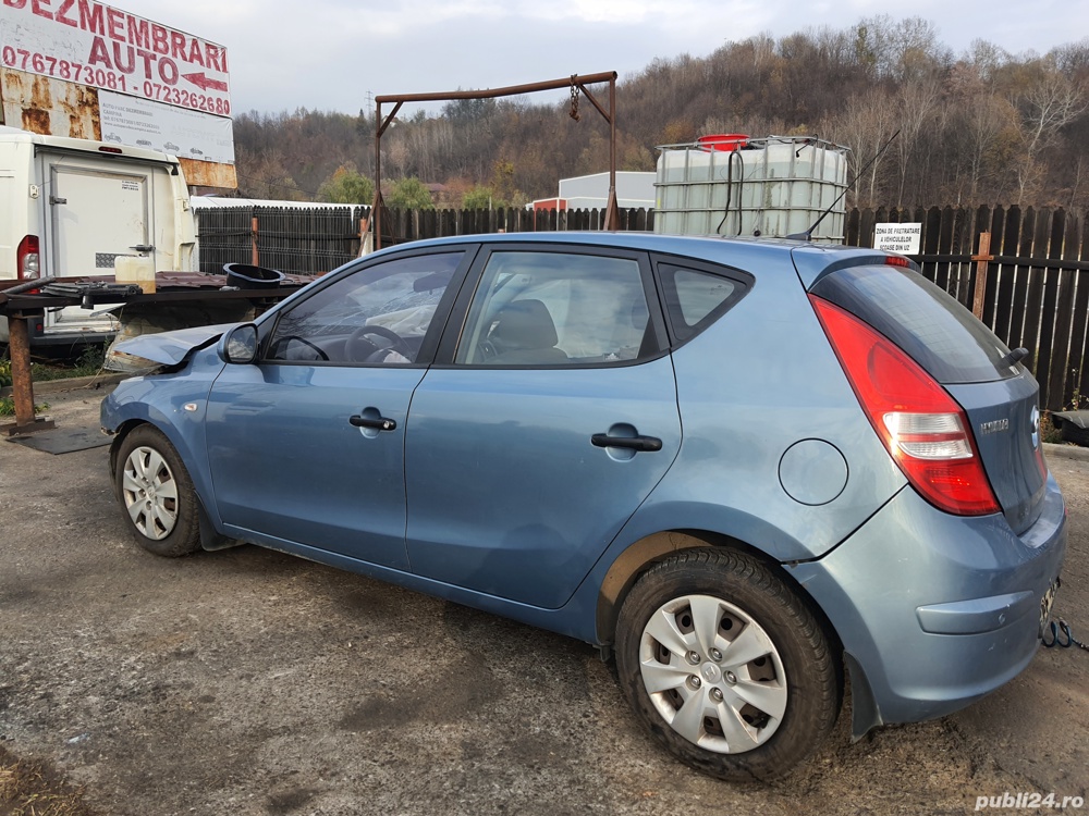 Dezmembrez HYUNDAI I 30 an 2009,Motor 1.6 CRDI,avariat