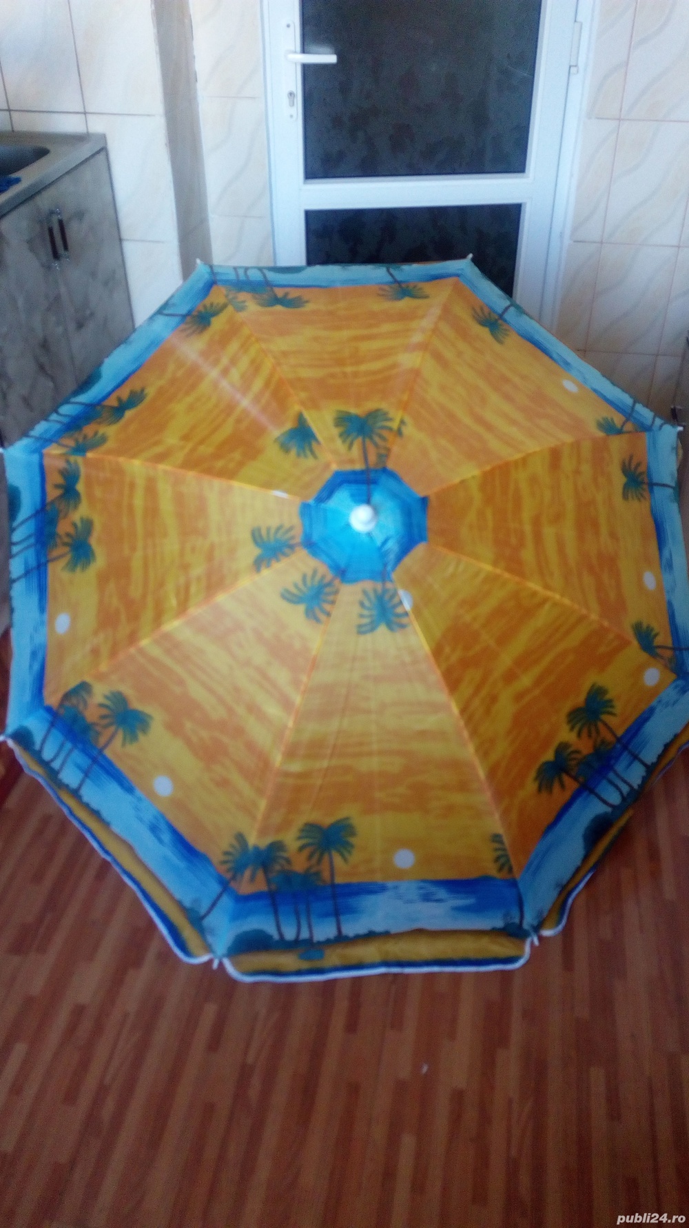 U M B R E L Ă plajă,diametrul ei este de 155 cm,produs nou