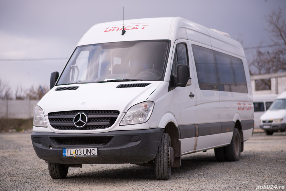 Microbuz Mercedes Sprinter 516