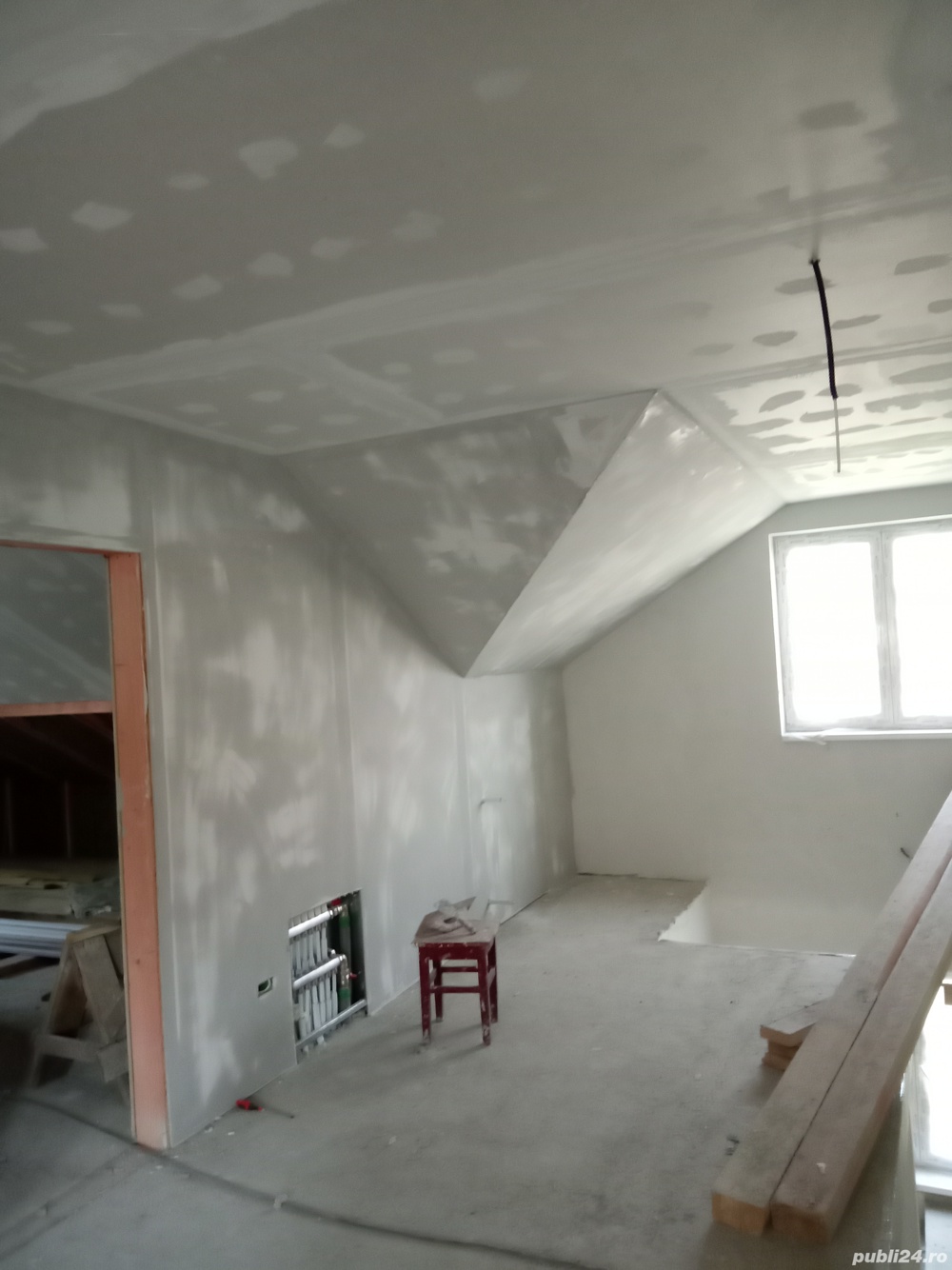 Interioare și exterioare