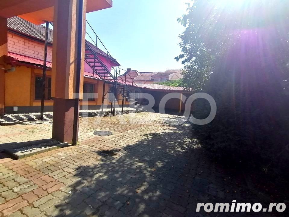 Casa 11 camere pretabila investitie 310 mp utili curte zona Terezian