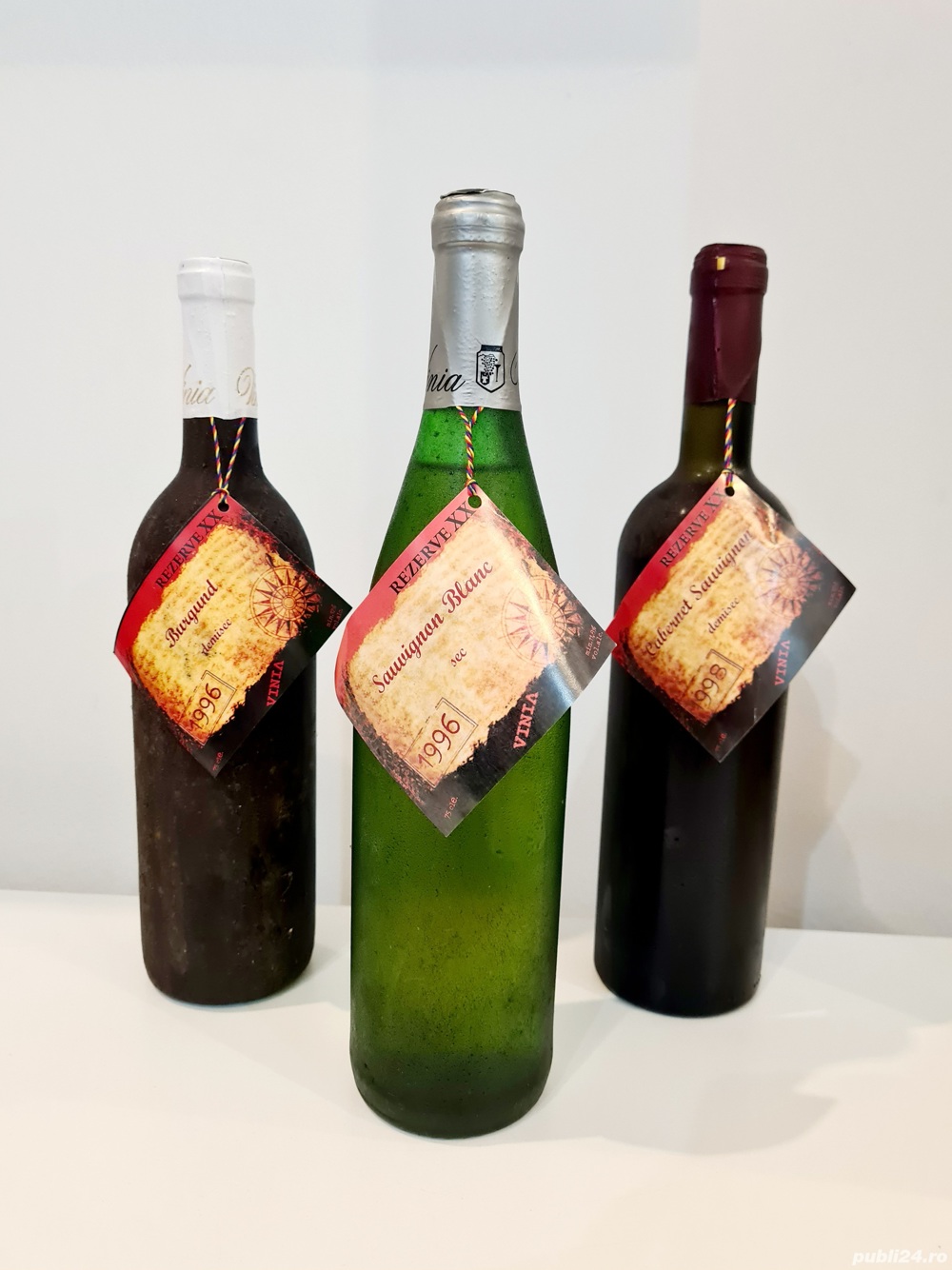 Vin de colecție ( alb , roșu ) - vin vechi ( Sauvignon , Cabernet , Burgund )