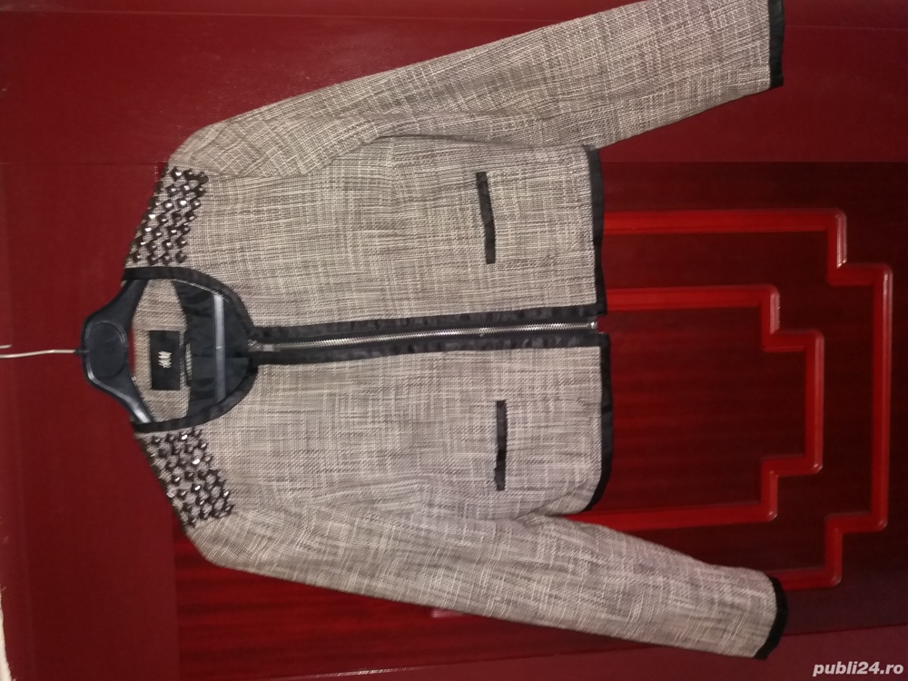 Vând geacă H&M cu pietre aplicate!