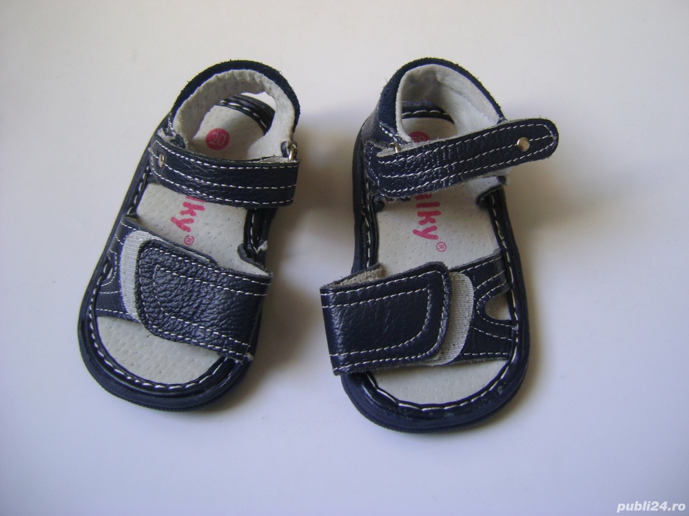 Sandale mărime 20
