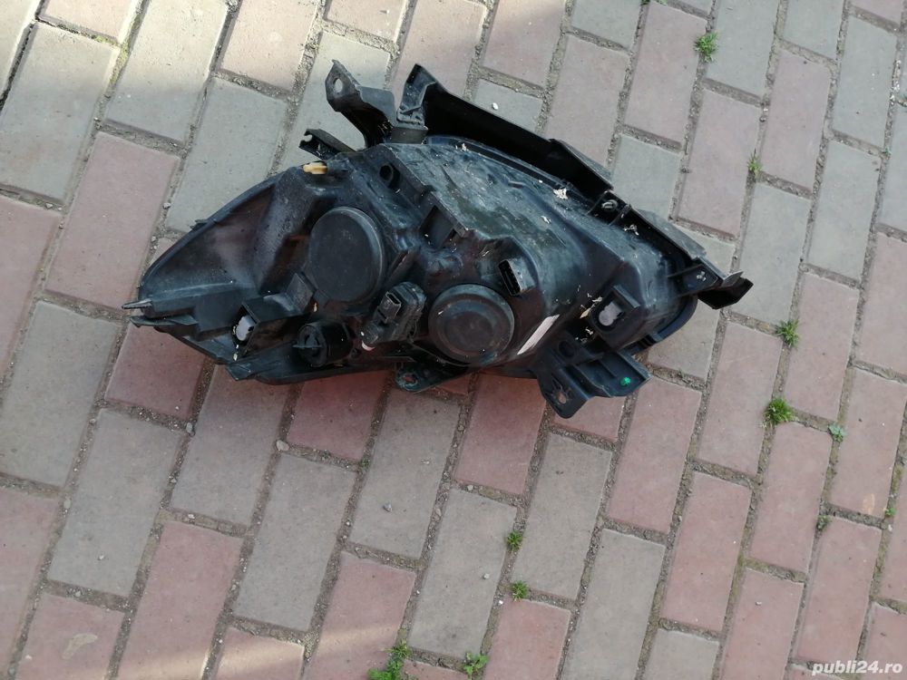 Vând far dreapta reno clio 3