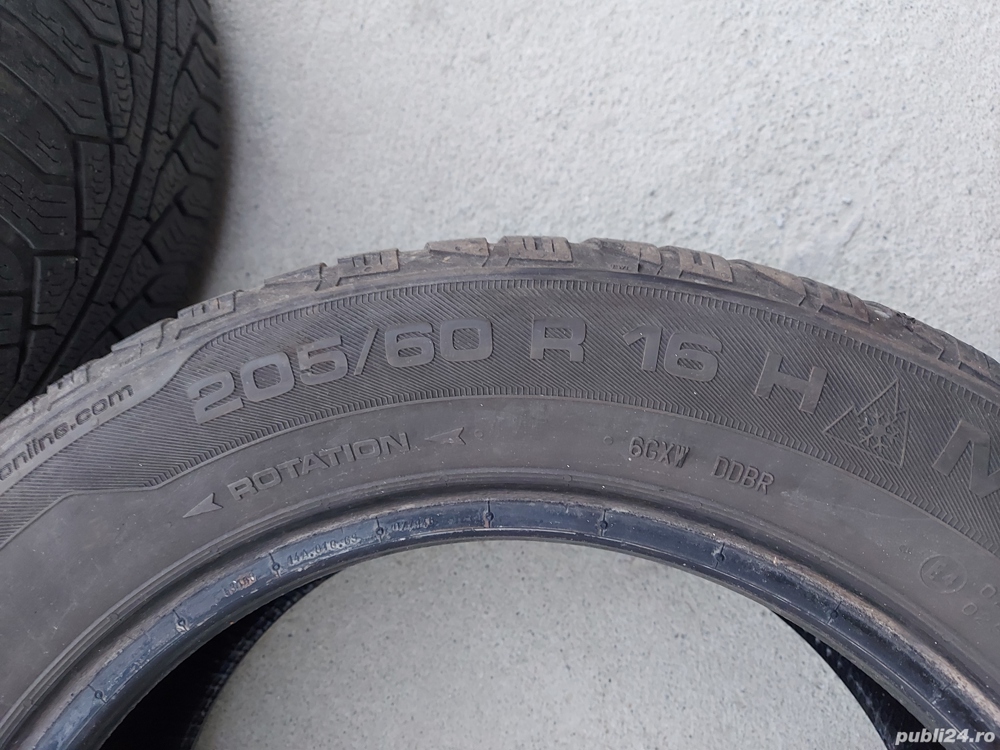 Vand 2 cauciucuri 205/60/R16