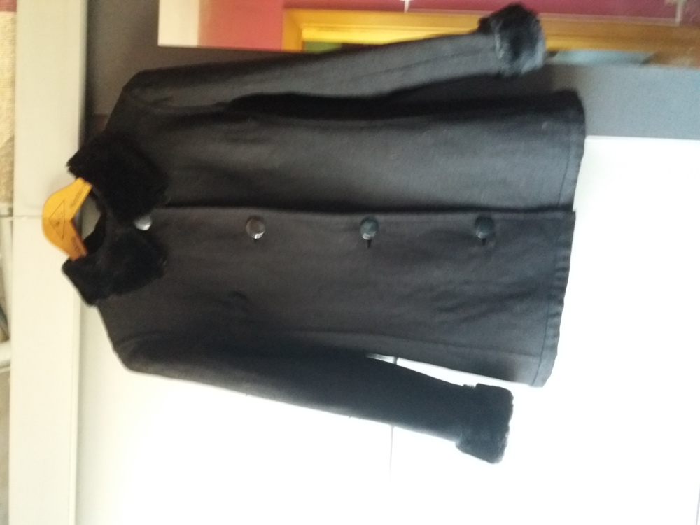 Vând palton negru cu blăniță, mărime S!