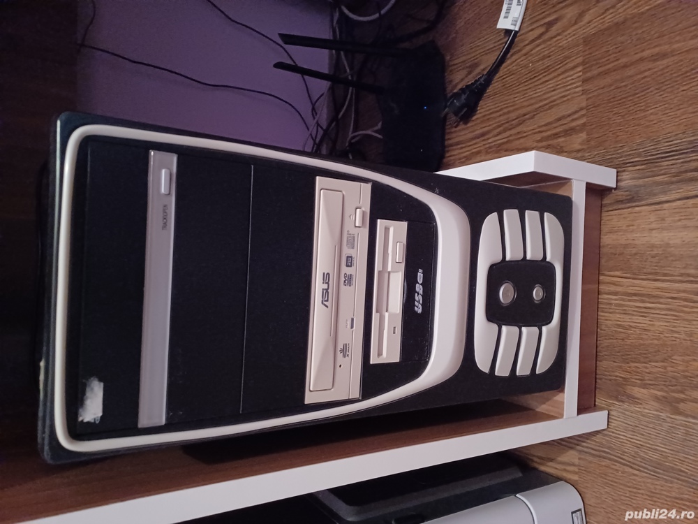 Vând calculator+monitor 