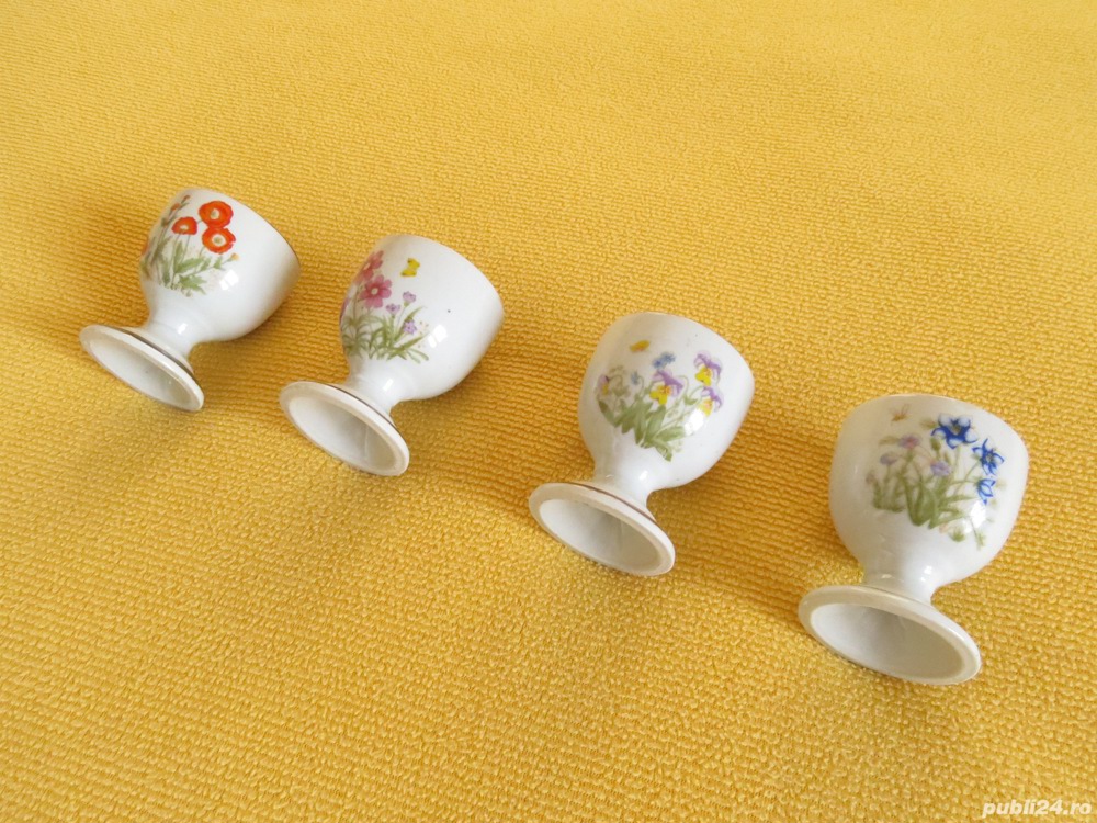 Set 4 suporturi pentru ou, imprimate cu motive florale