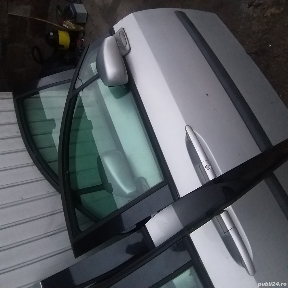 Ușă dreapta față și ușă dreapta spate pentru  Citroen  C8 și  Peugeot 