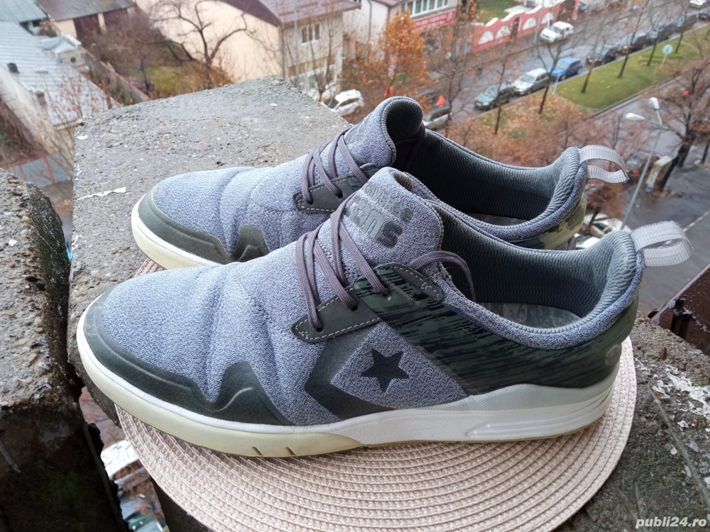 Converse Weapon 2.0, marime 44, UK 9( 28 cm) made in Vietnam.