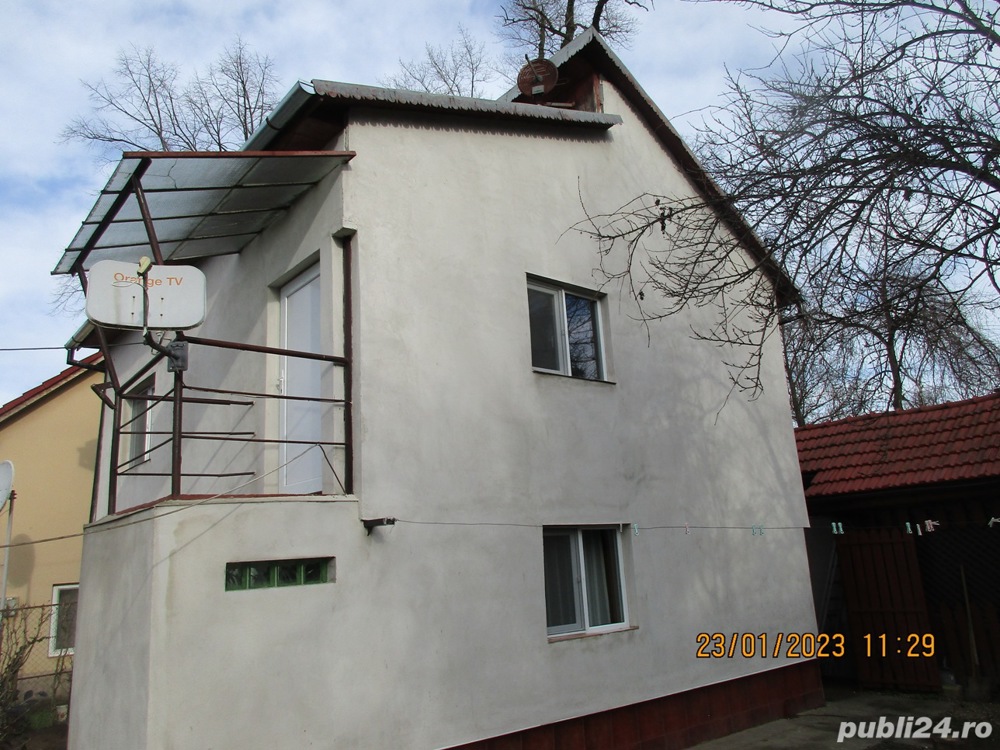 Vand casa de locuit cu etaj , 4 camere si dependinte Insula Mures, Arad