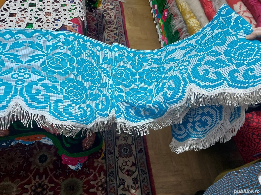 vând  draperie  tradițională 