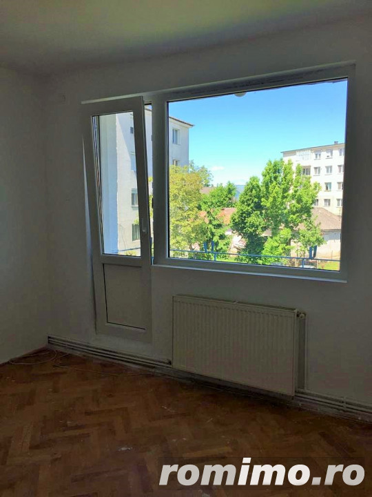Apartament cu 2 camere de vanzare, etaj intermediar, Dealul Florilor