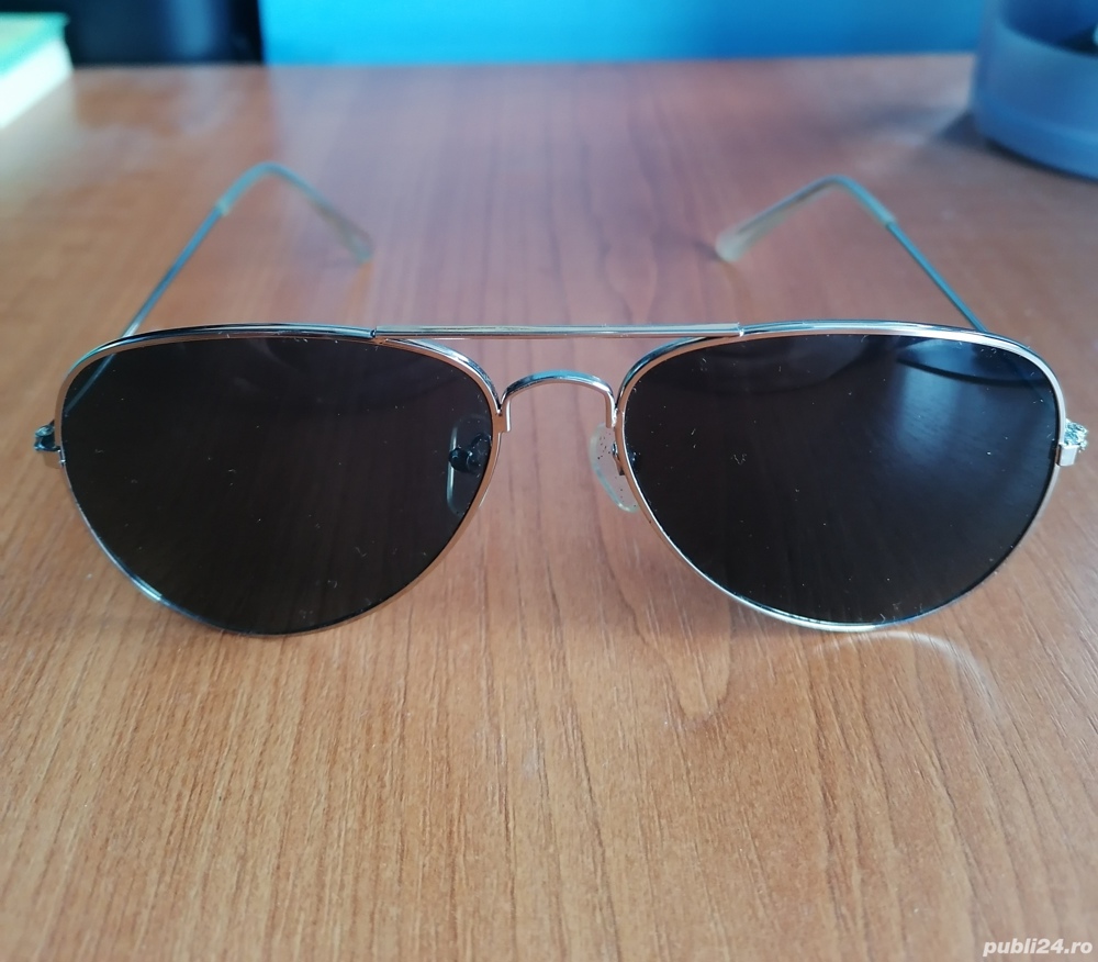 Vând ochelari de soare Aviator ! 