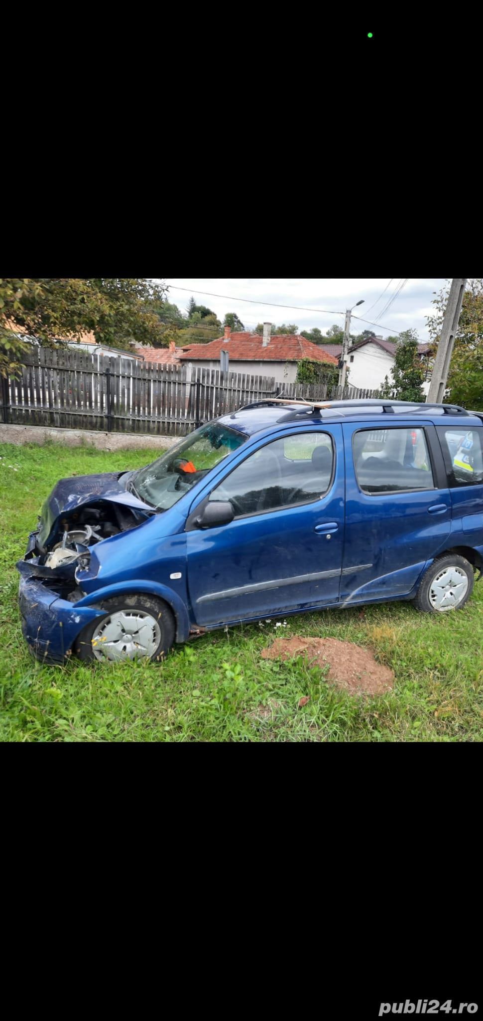 Dezmembrez Toyota Yaris Verso an 2000  1299 cmc 63kw 2nz-fe tip motor