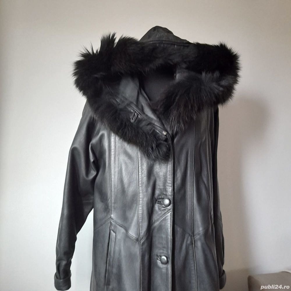 Vând haină lungă cu glugă, din piele naturală
