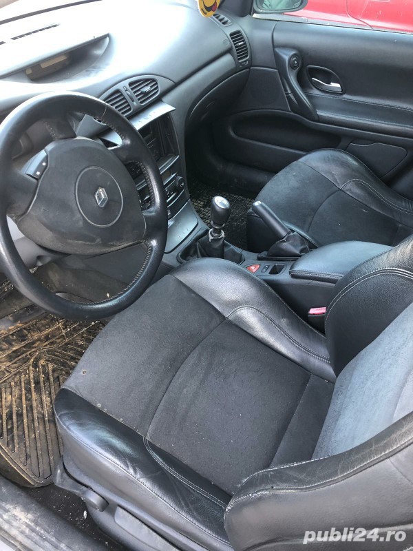 Dezmembram renault laguna 2