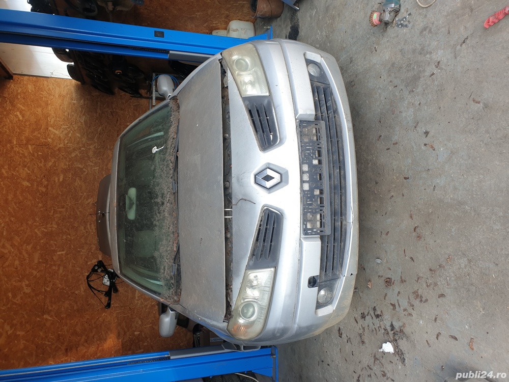 dezmembrez renaut megane 2 1.5 dci motor cutie viteze injectoare pompa injectie  usi capota 