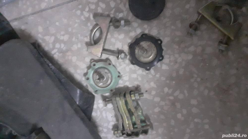 vand diverse piese noi dacia. preturi negaciabile