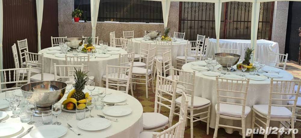 Cort mese scaune Chiavari cu pernuta de inchiriat evenimente