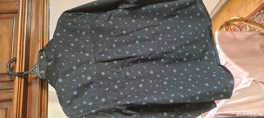 Vand cămăși de firma pt copii , varsta 7 ani 