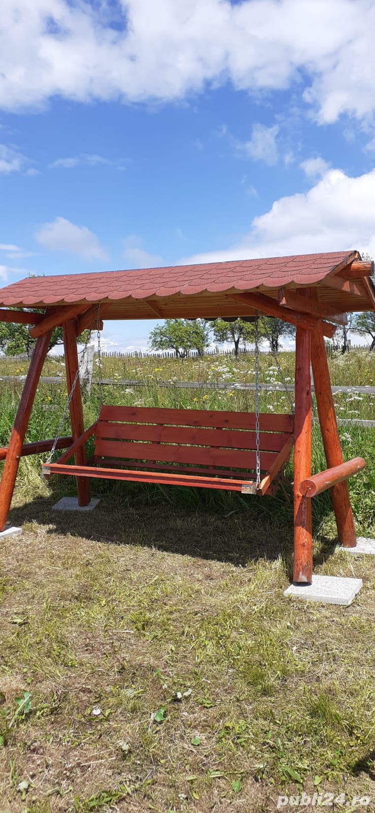 Mese, bănci, balansoare din lemn masiv 