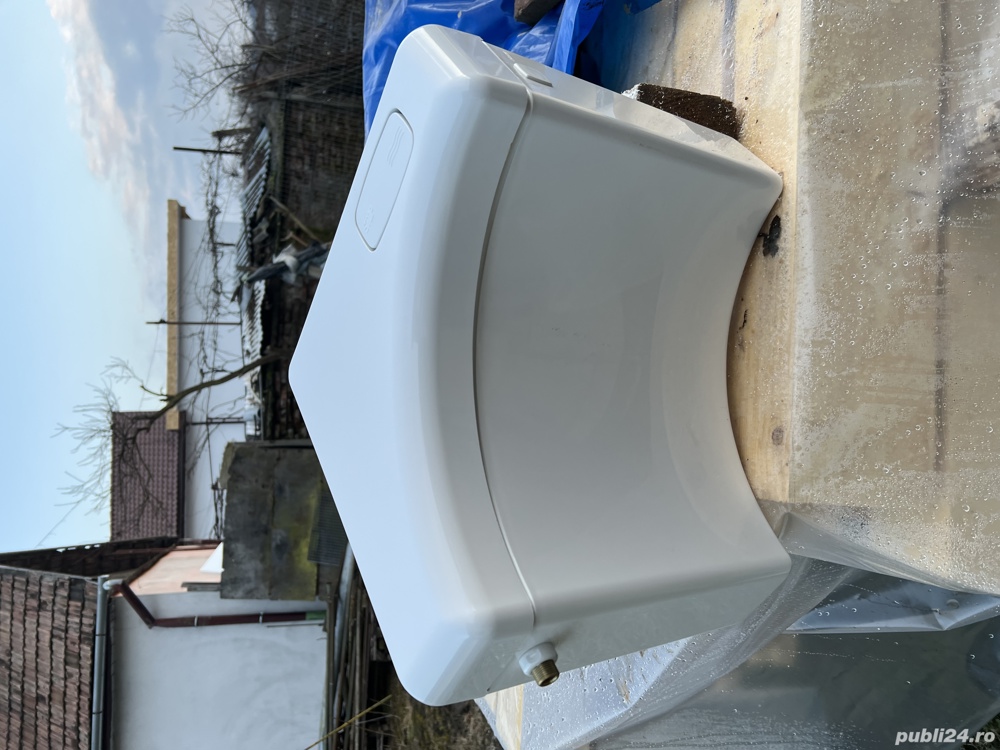 Bazin apa pe colt Sanit