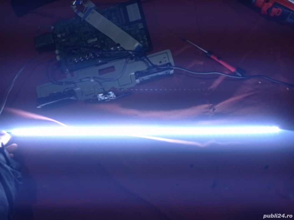 bareta led de pe tv LG 28MT49s-pz