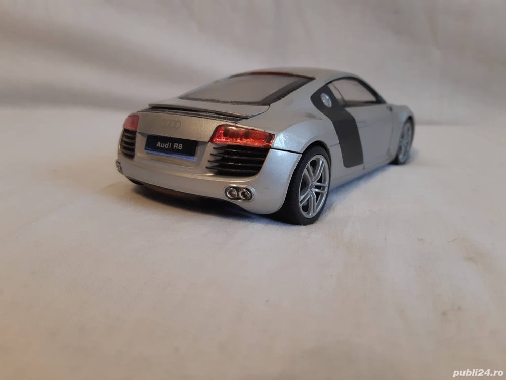 Machetă Audi R8 scara 1:24