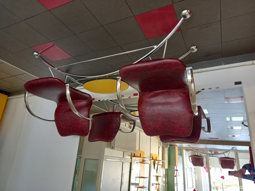 Mobilier pentru salon de coafura, frizerie